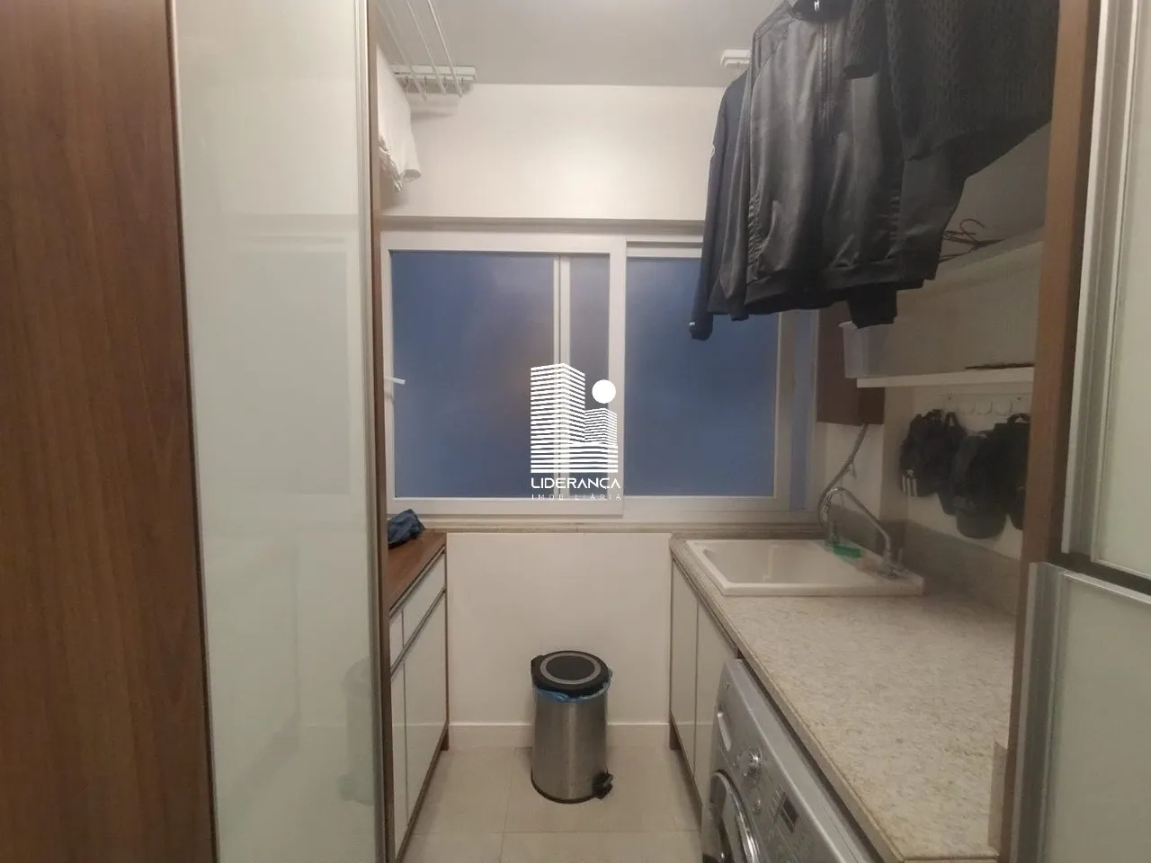 3-bedroom apartment with a walk-in closet in Florianópolis — photo 9