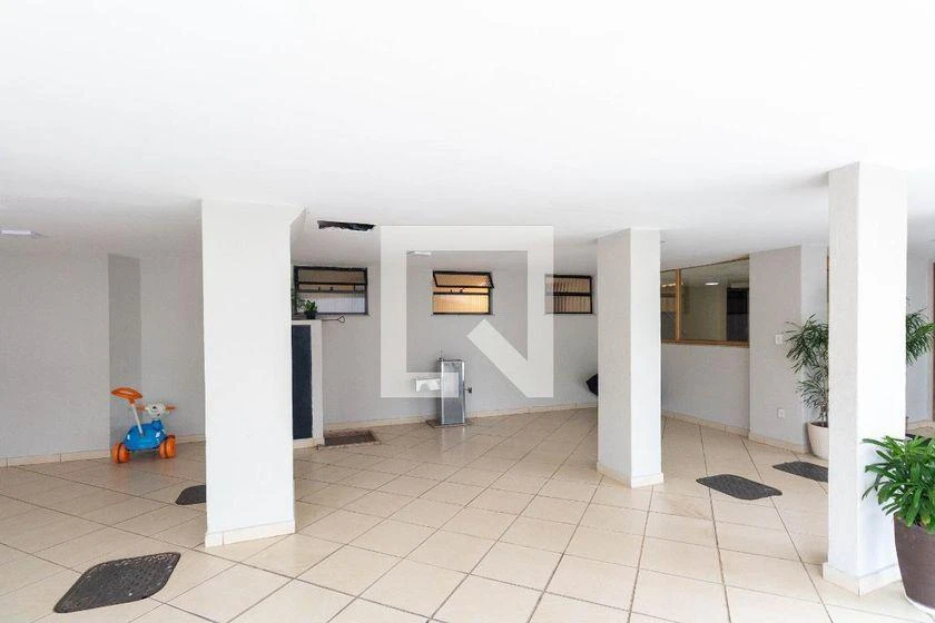 2-bedroom apartment with a home office — photo 32