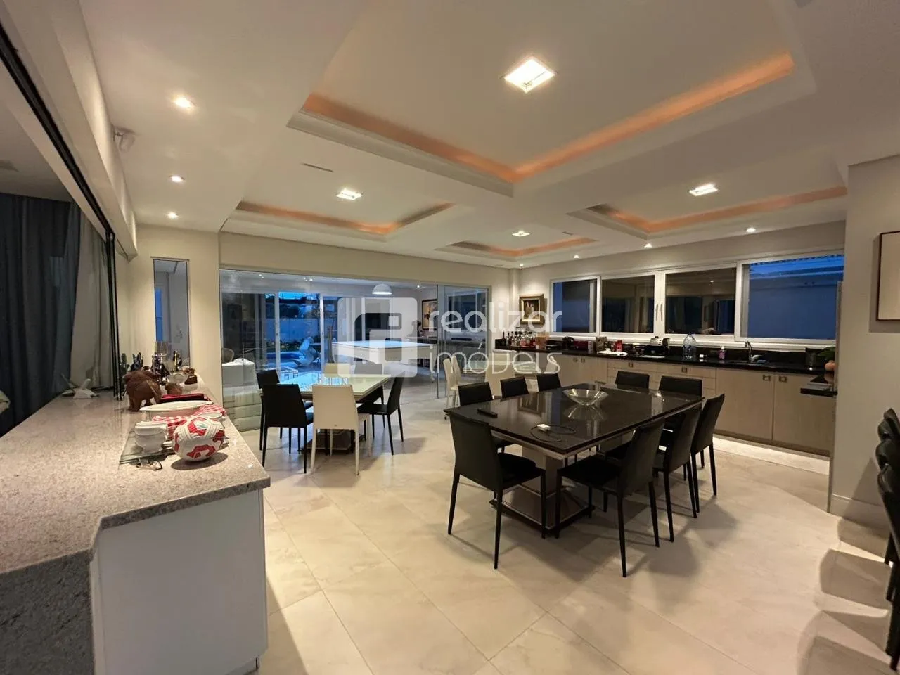 House with 7 bedrooms and a private garden — photo 4