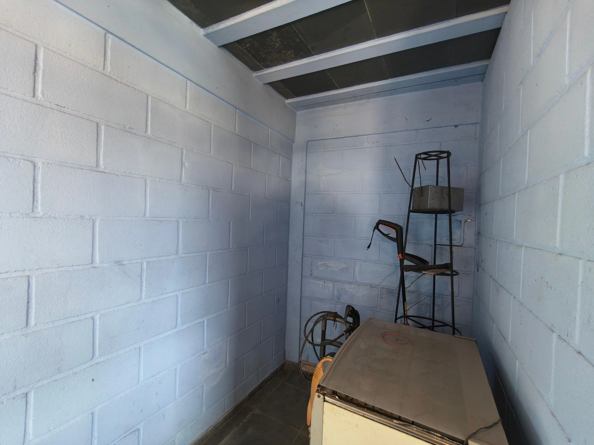 Casa sem mobília com 1 quarto e varanda com pia — photo 38