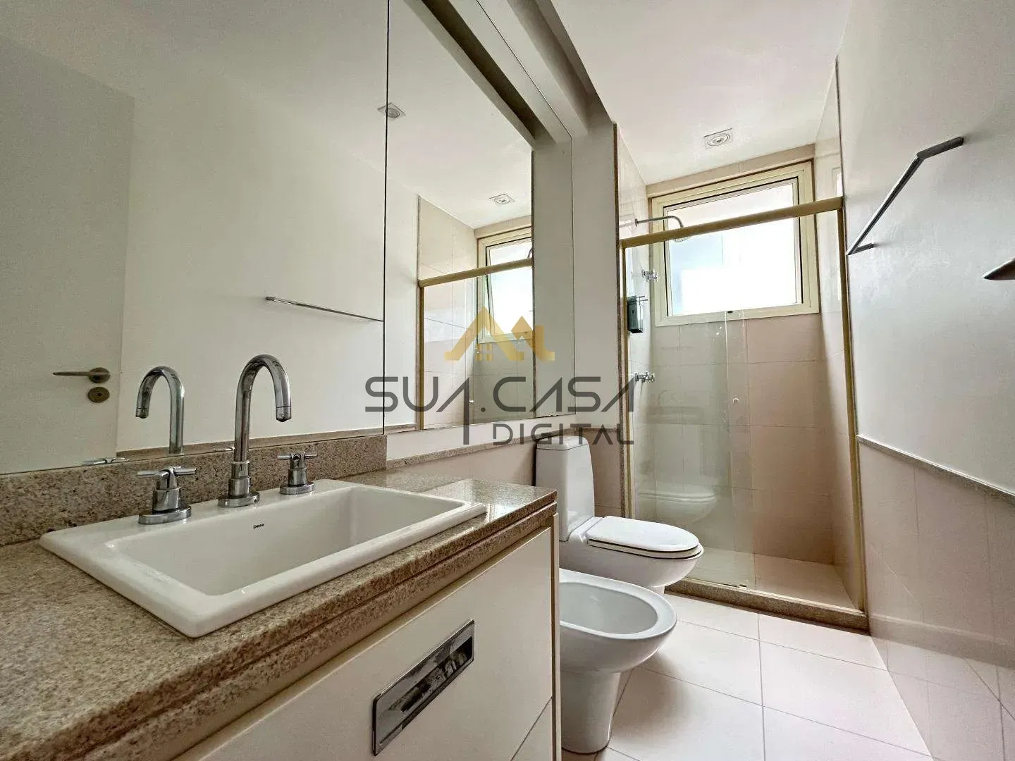 Penthouse with 4 bedrooms and an open-plan kitchen — photo 15