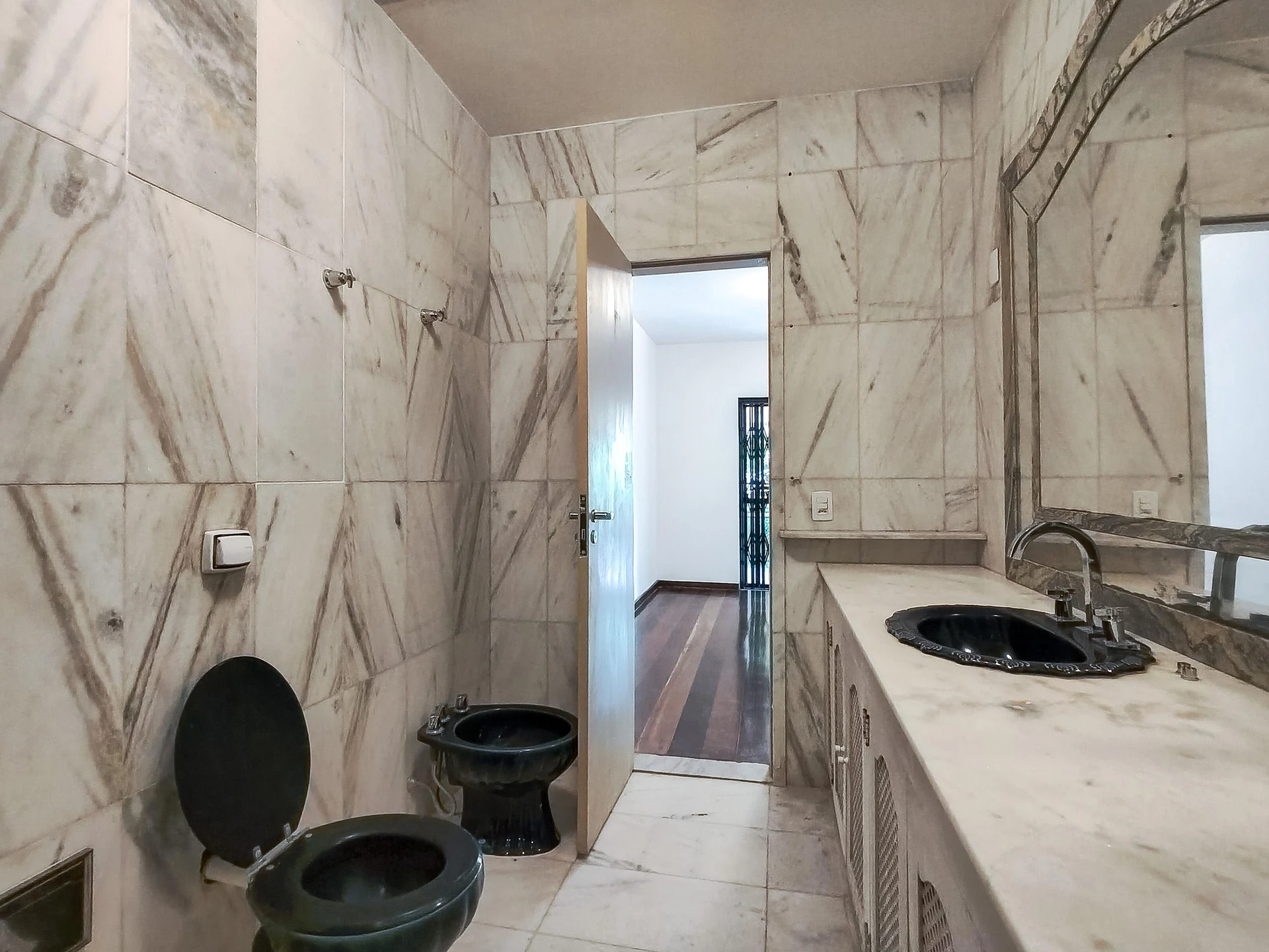 House for rent with 5 bedrooms and 8 bathrooms — photo 34
