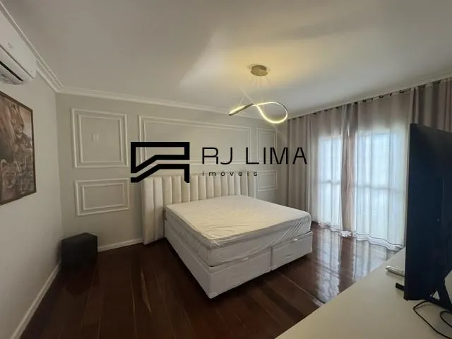5-bedroom house with a walk-in closet in Rio de Janeiro — photo 27
