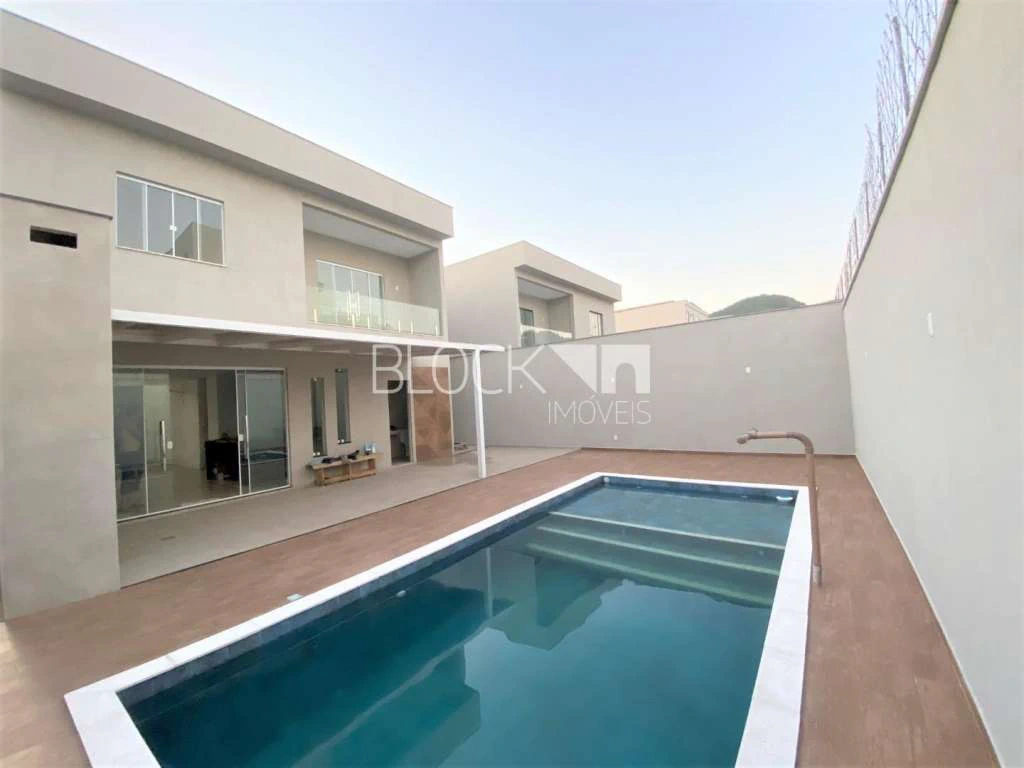 Condominium house with 4 en-suite rooms and open kitchen — photo 8