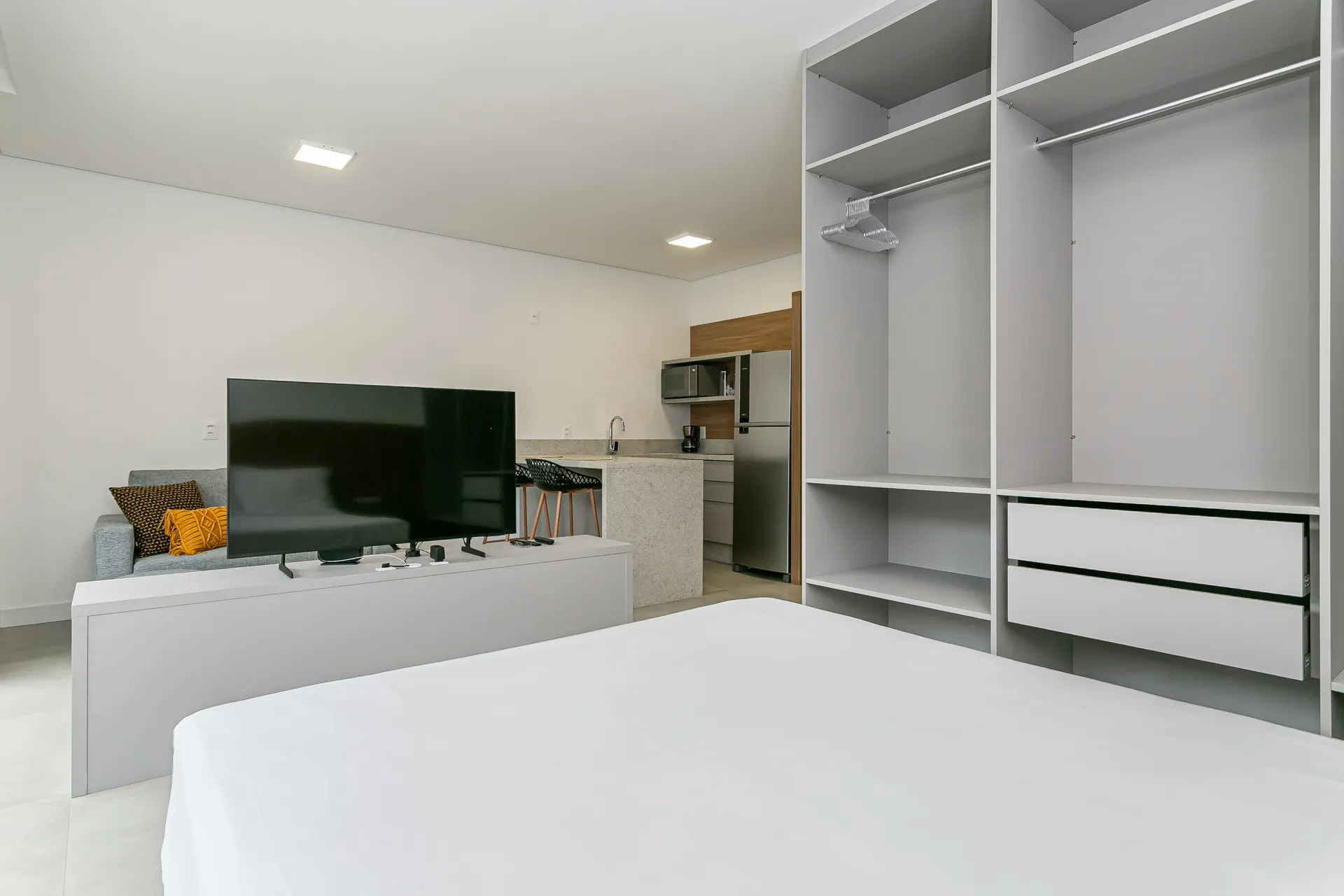 Меблированная квартира с террасой 80 м² и 1 спальней — photo 14