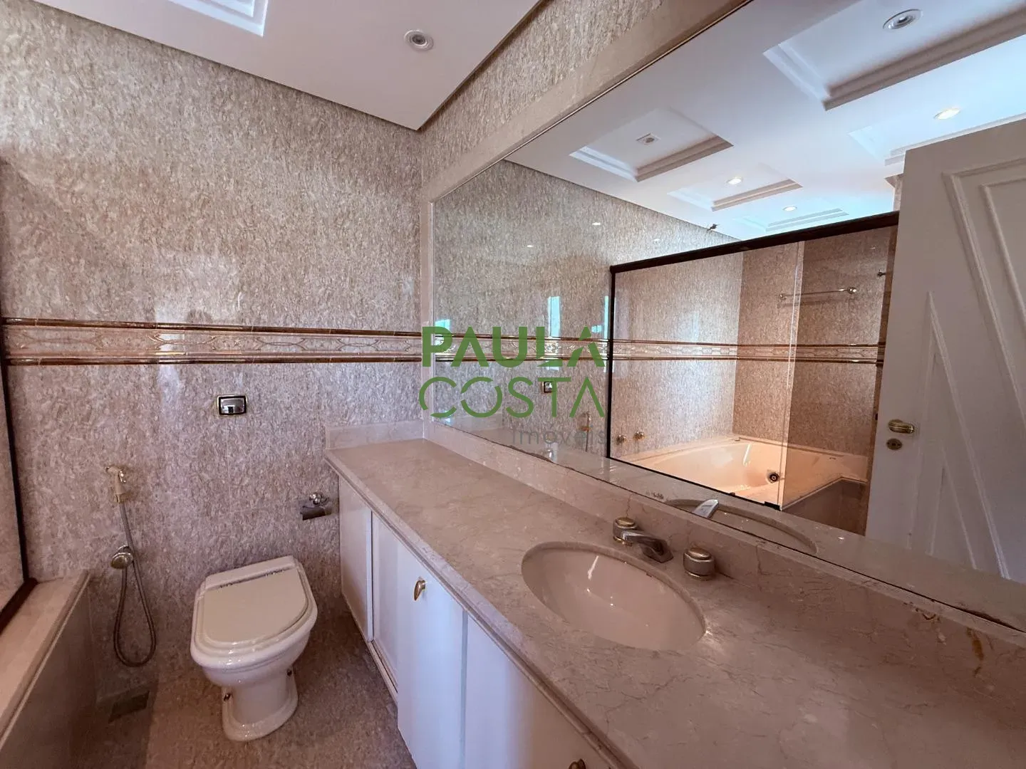 Casa mobiliada com 5 quartos e 5 vagas, 984 m² — photo 34