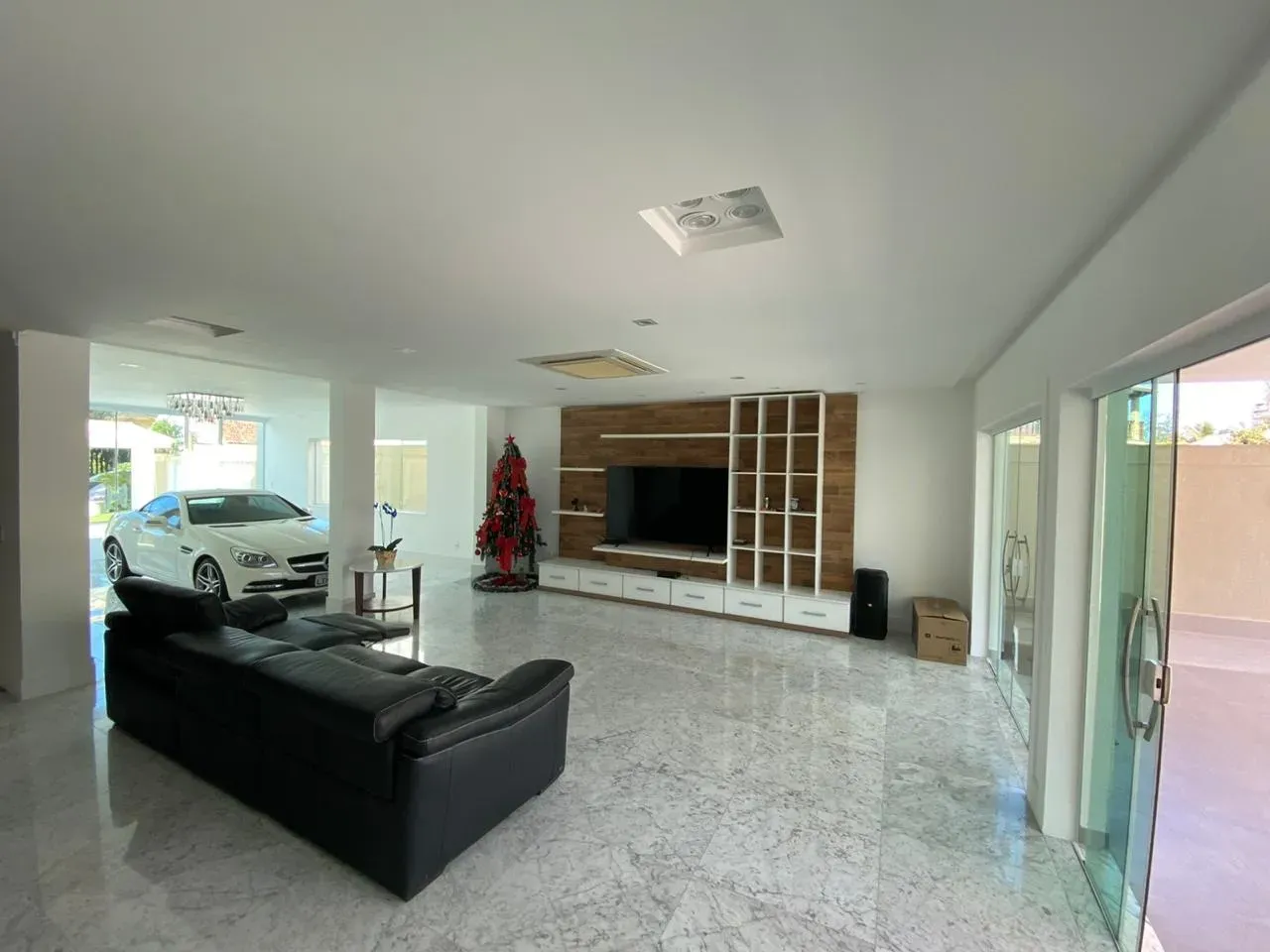 Unfurnished house with 5 bedrooms and 5 bathrooms — photo 29