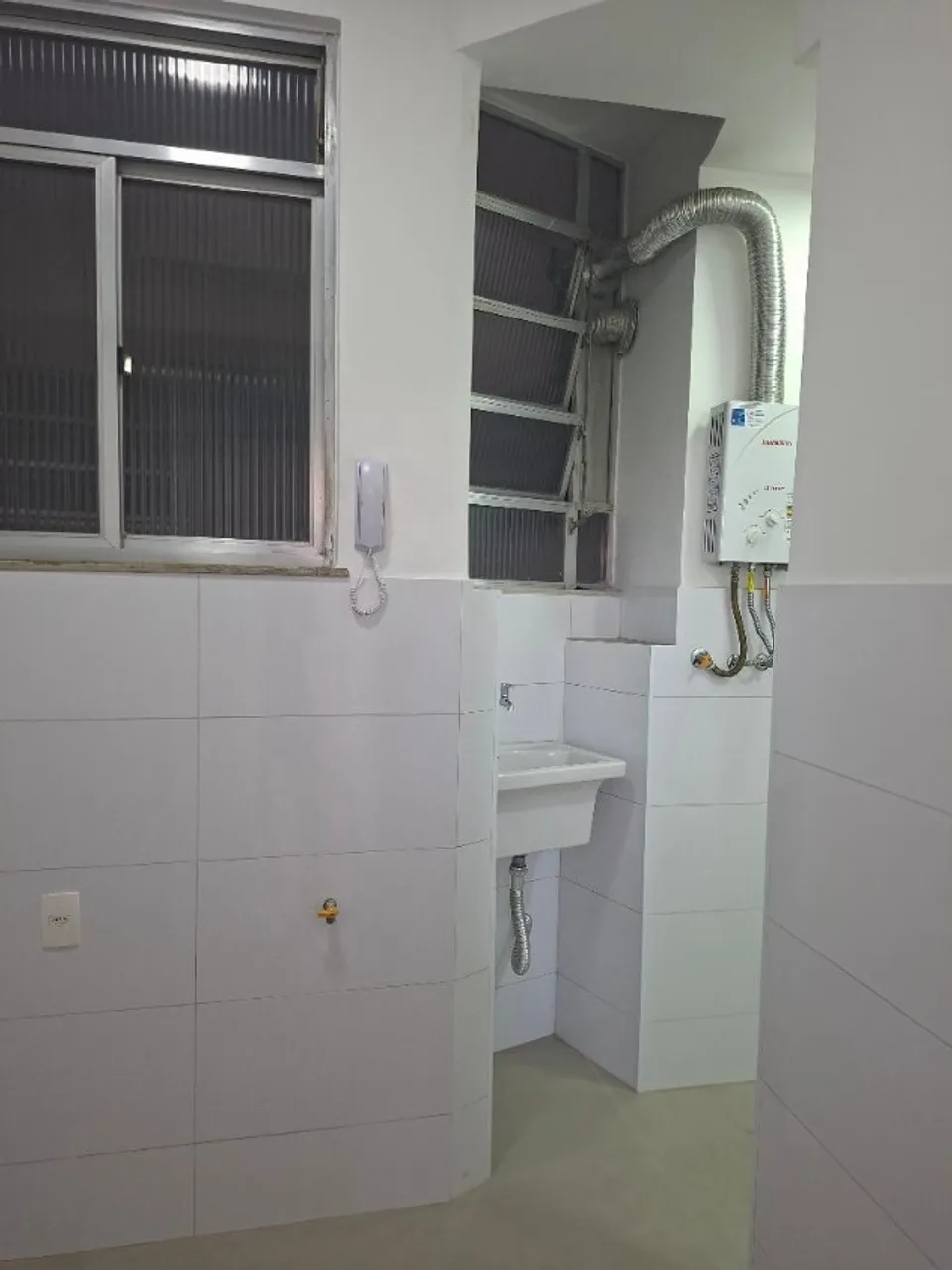 Apartamento com 2 quartos e cozinha separada — photo 11