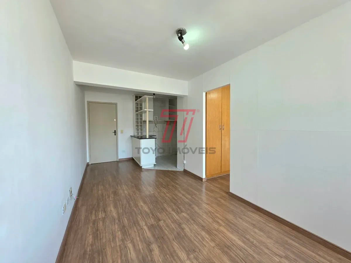Деревянный пол или ламинат и 1 спальня: квартира 33 м² — photo 3