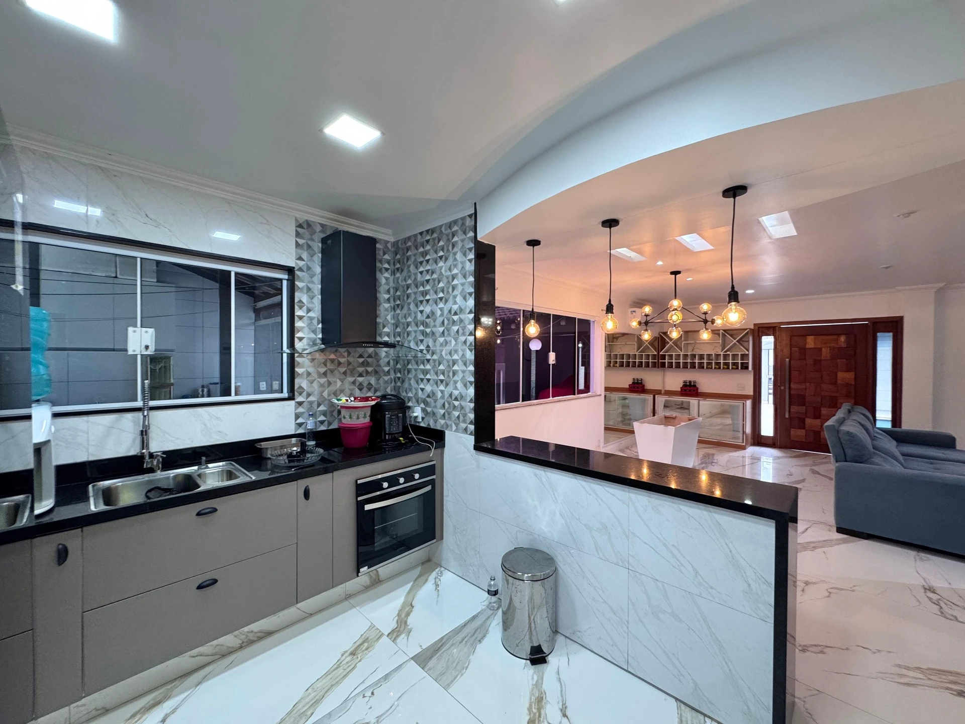 Furnished house with 5 bedrooms and 5 bathrooms — photo 28