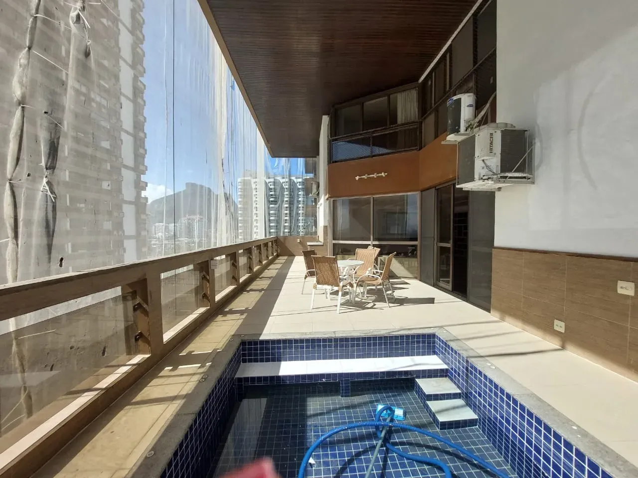 Apartamento com 4 quartos e 5 banheiros, com ar-condicionado — photo 3