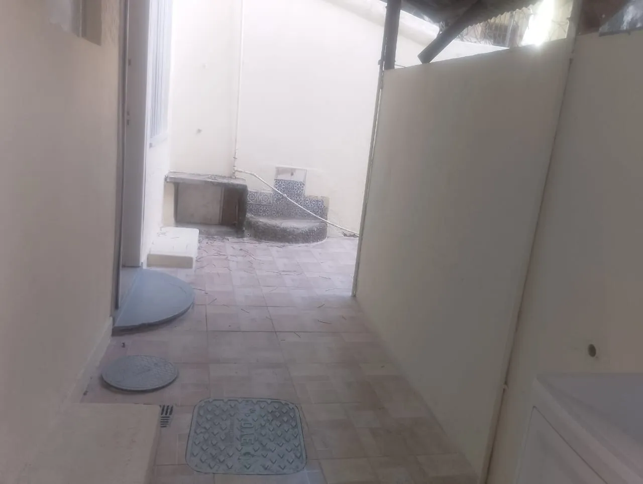 Casa sem mobília com 2 quartos e cozinha separada — photo 16