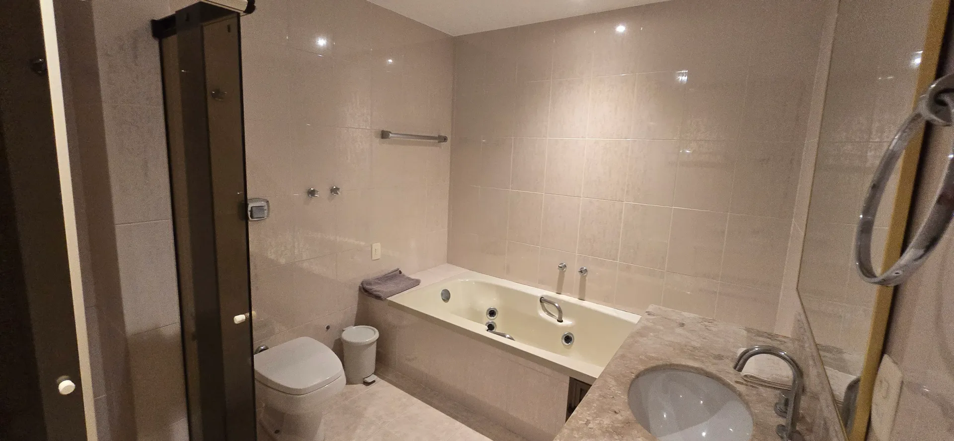Penthouse with 4 bedrooms and 3 bathrooms — photo 27