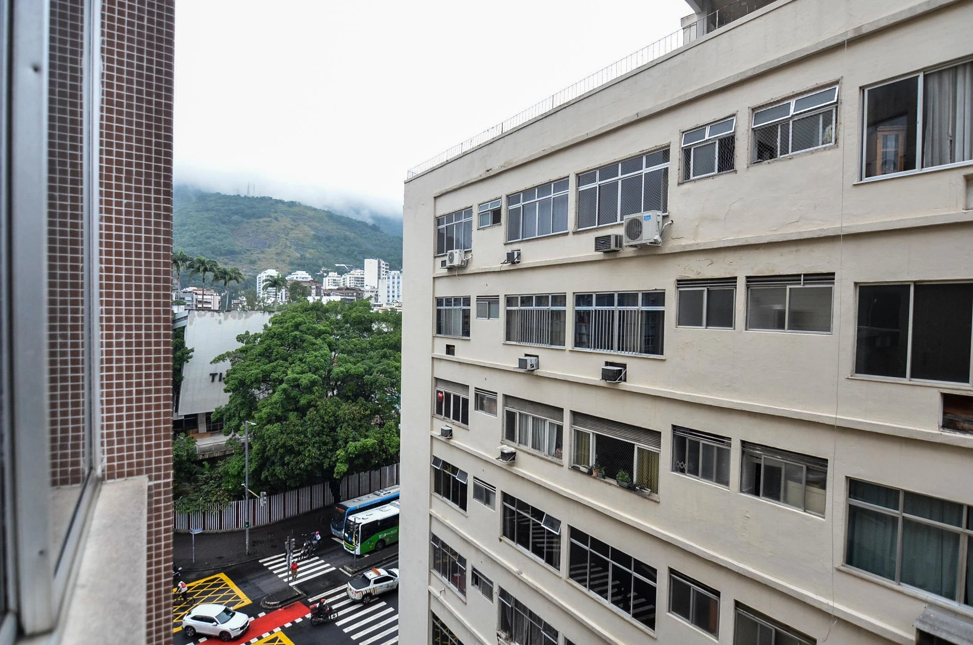 Apartamento de 4 quartos com vista para as montanhas, Tijuca — photo 39