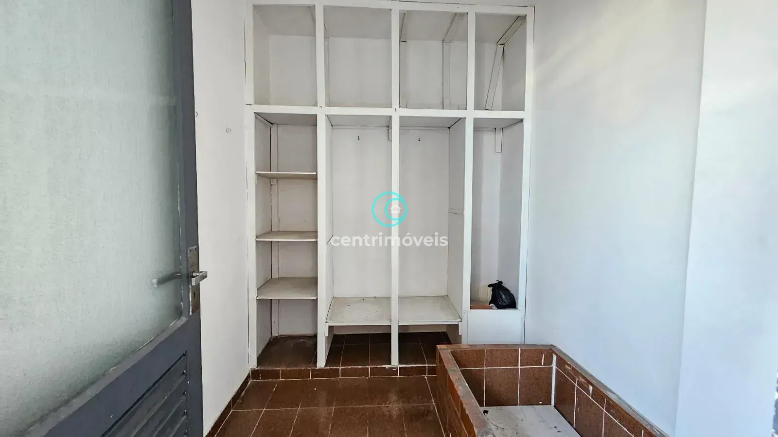 2-bedroom apartment with pool in the building — photo 30