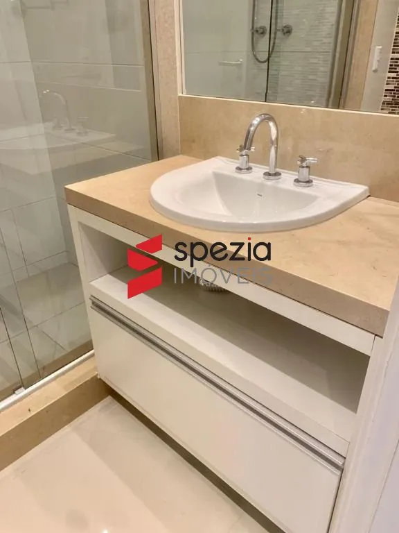 Apartamento dúplex con 2 dormitorios y vista a la ciudad — photo 24