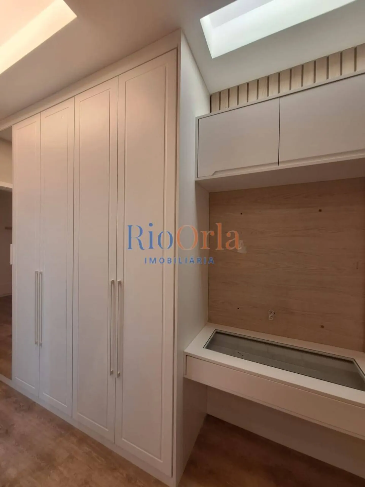 Furnished apartment with 4 bedrooms and 5 bathrooms — photo 38