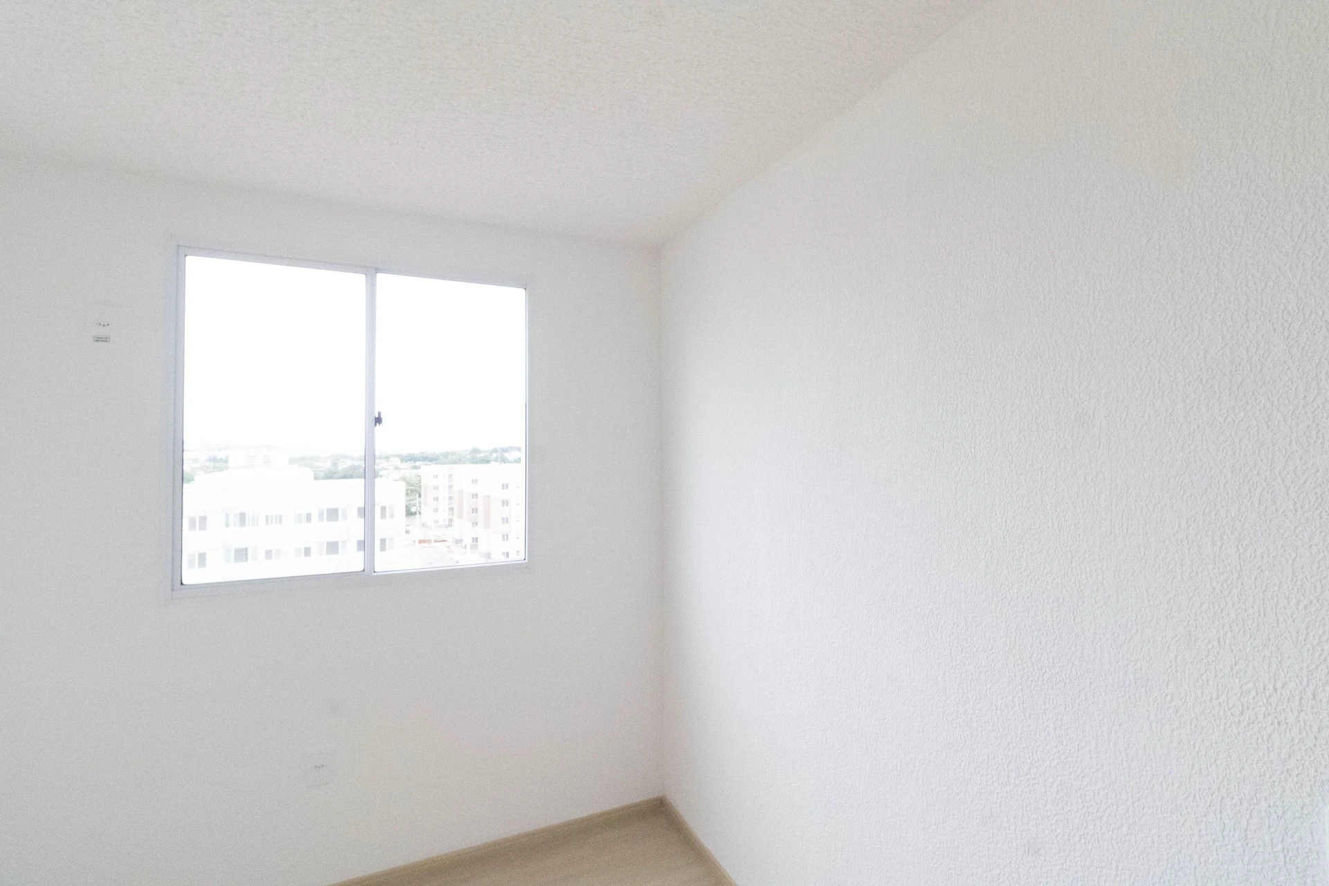 2-bedroom apartment in a building with a gym — photo 14