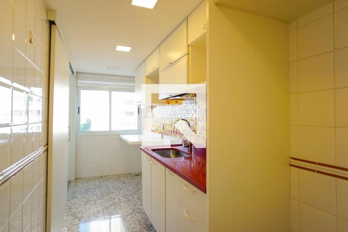 Apartamento sem mobília com 2 quartos e varanda fechada — photo 20
