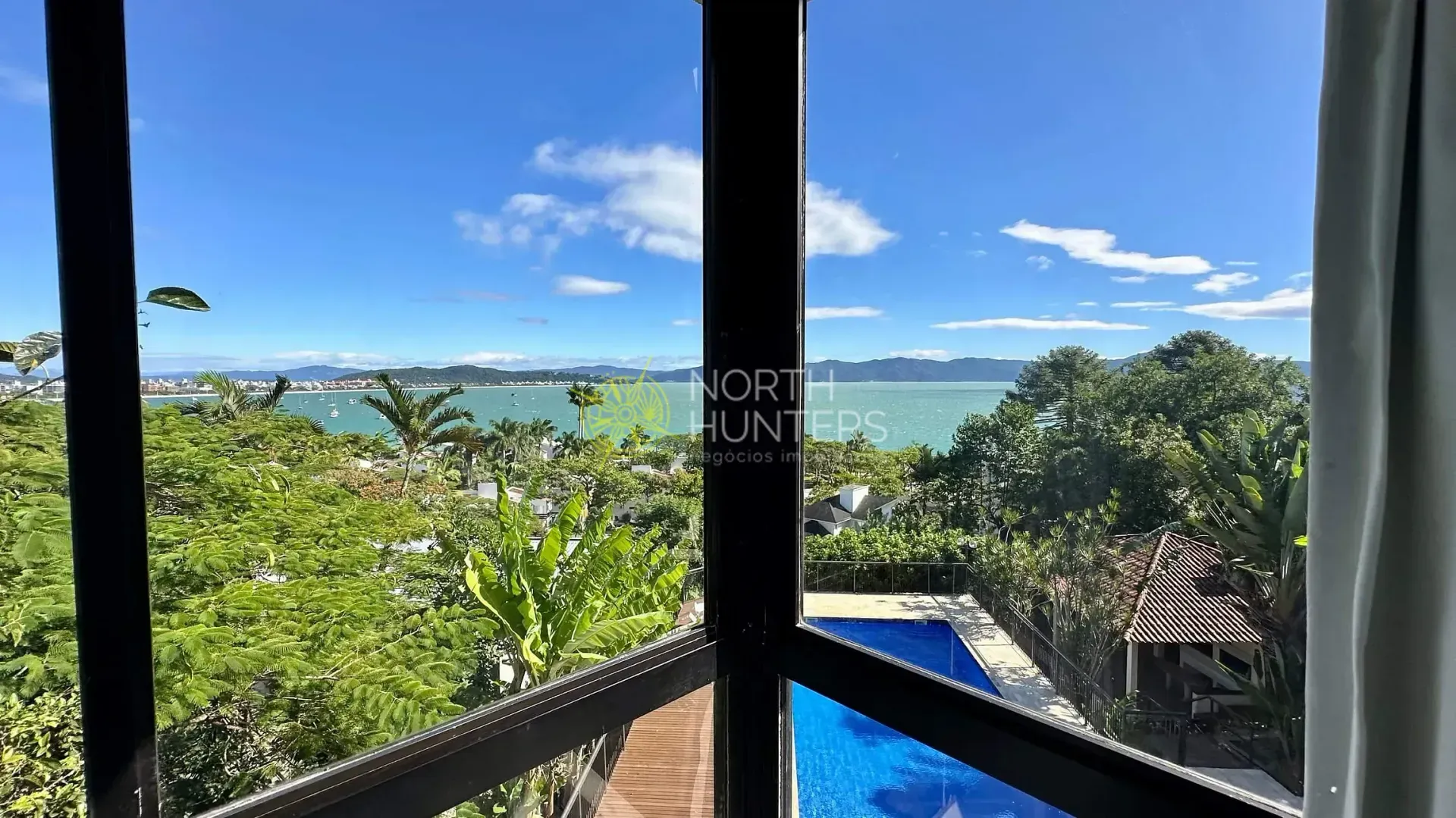 Apartamento duplex mobiliado com 246 m² e 3 quartos