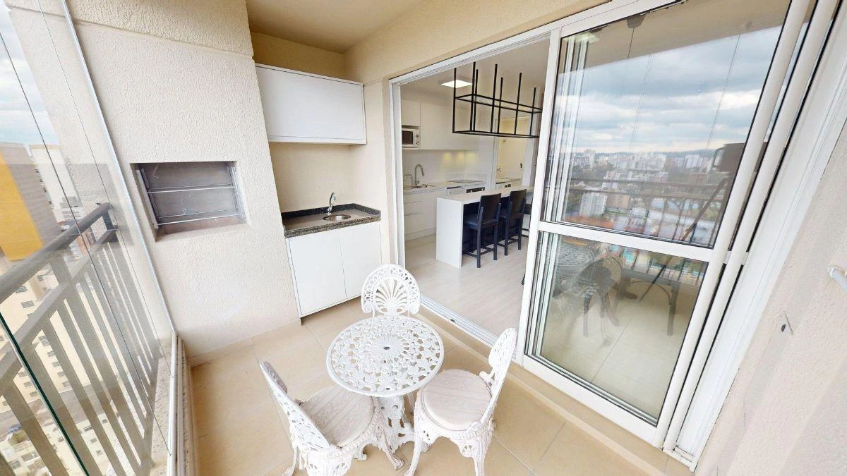 Furnished apartment, 95 m², with a glass-enclosed balcony — photo 13
