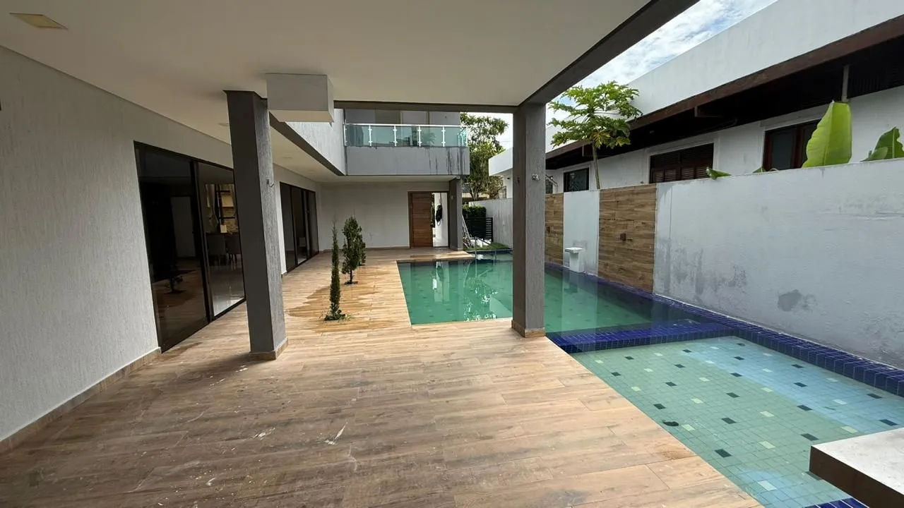 Furnished house with 4 en-suite bedrooms and 481 m² — photo 2