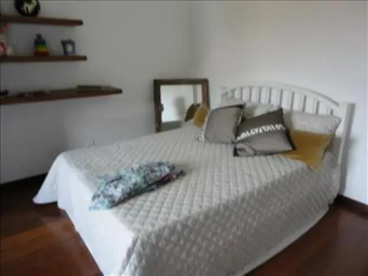 House with 5 bedrooms and a built-in balcony grill — photo 11