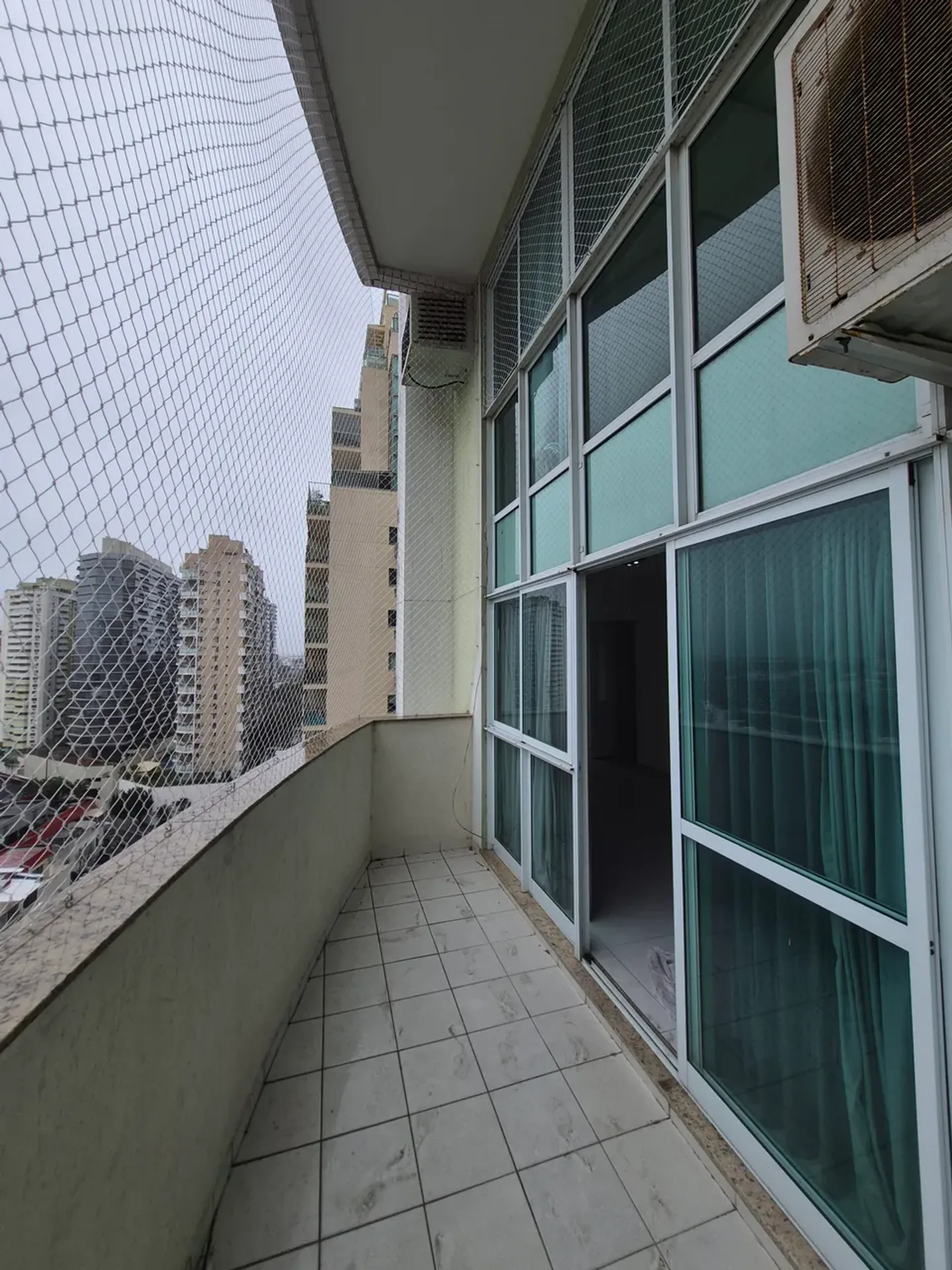 Duplex apartment with 112 m², 3 bedrooms and floor-to-ceiling — photo 17