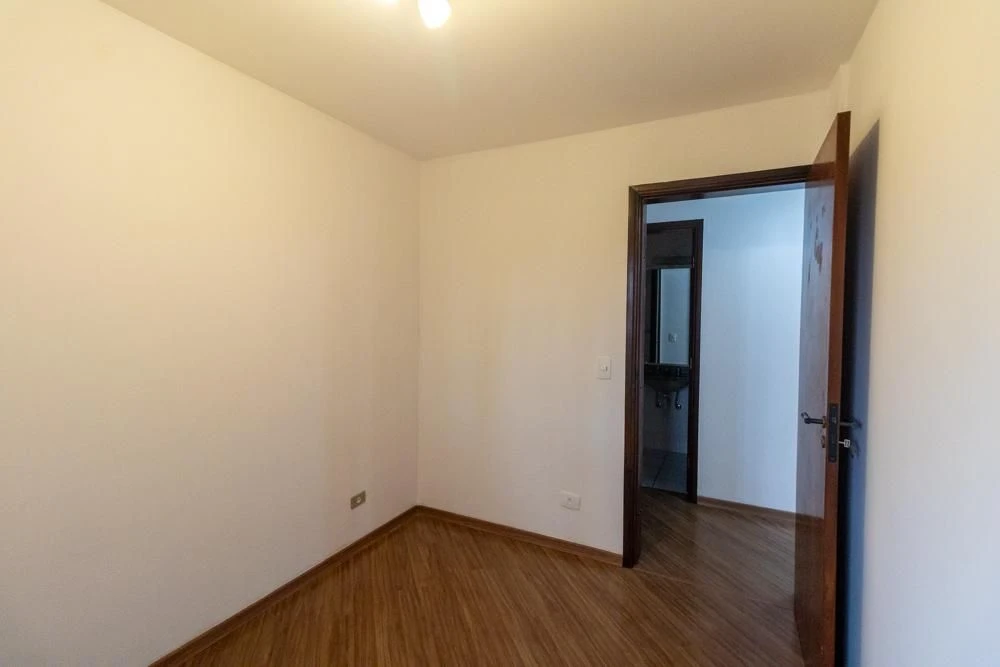 2-bedroom apartment in a building with a gym — photo 19