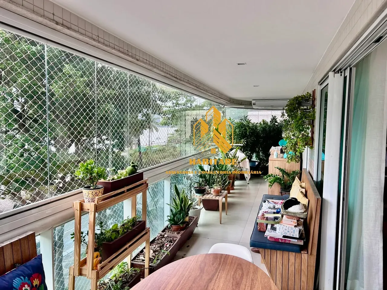 Home office in a 3-bedroom apartment, 170 m² — photo 10
