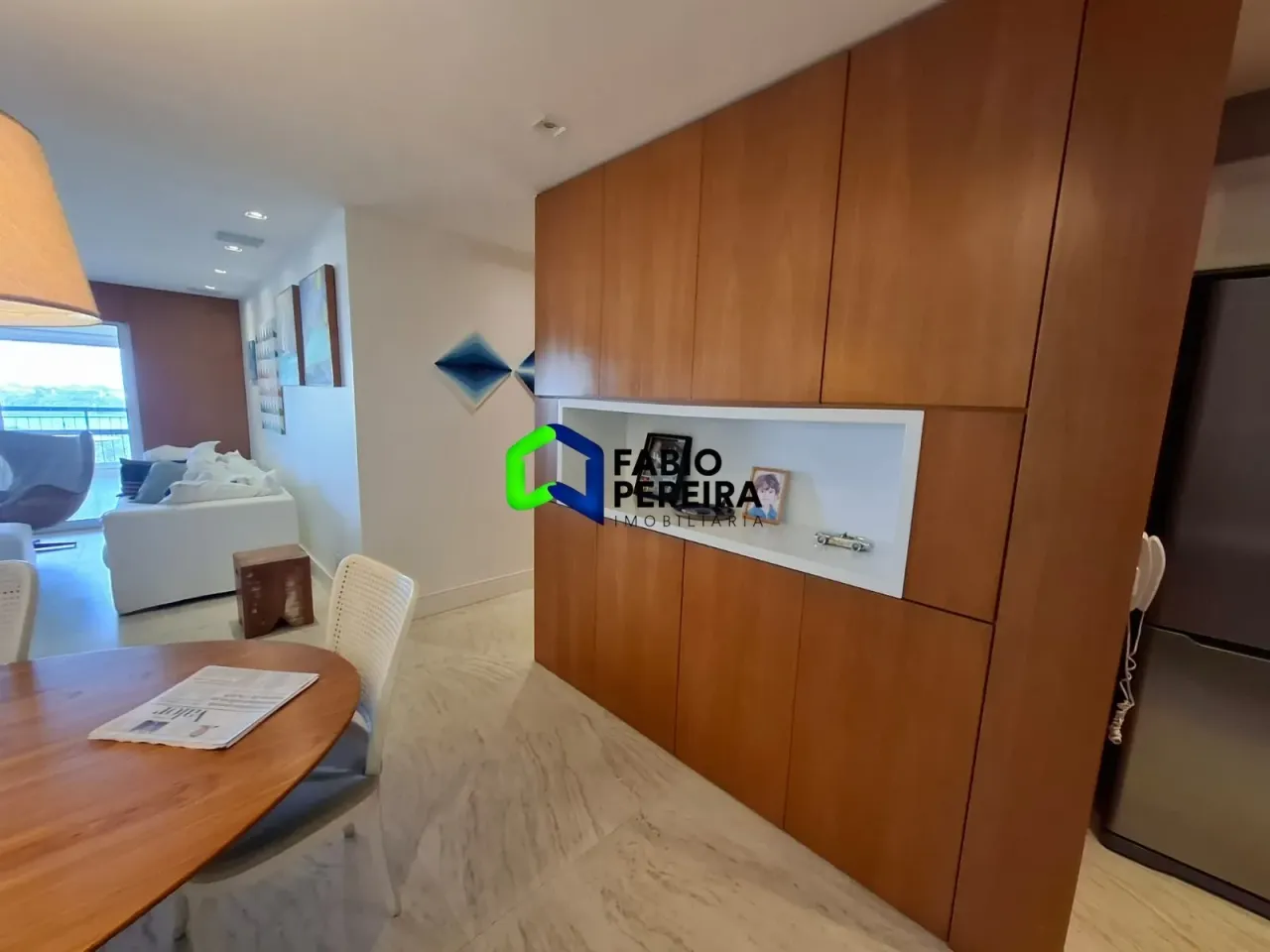 Apartment with open-plan kitchen, 3 bedrooms and 4 baths — photo 19