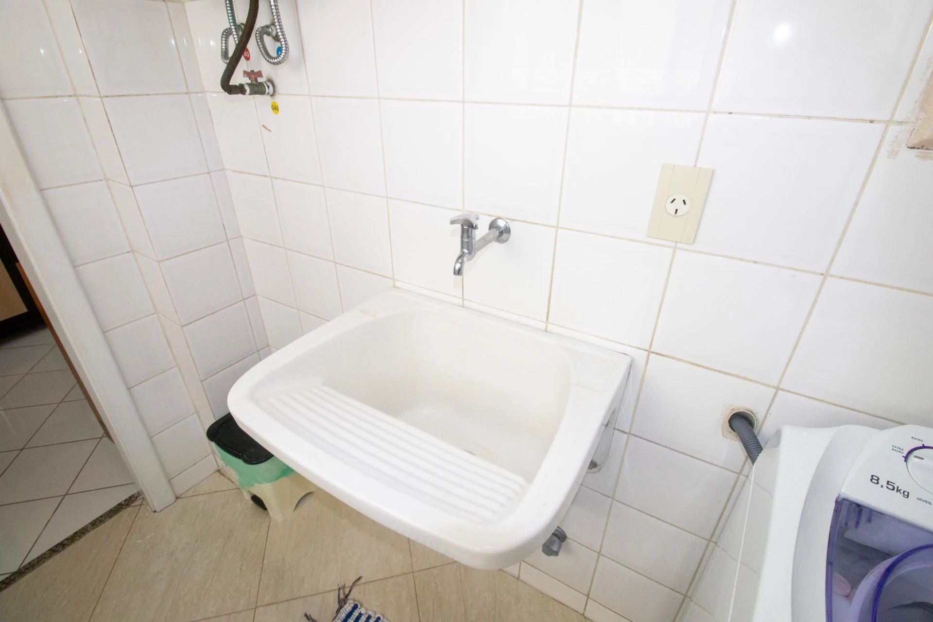 Furnished apartment with 3 bedrooms and a balcony — photo 10