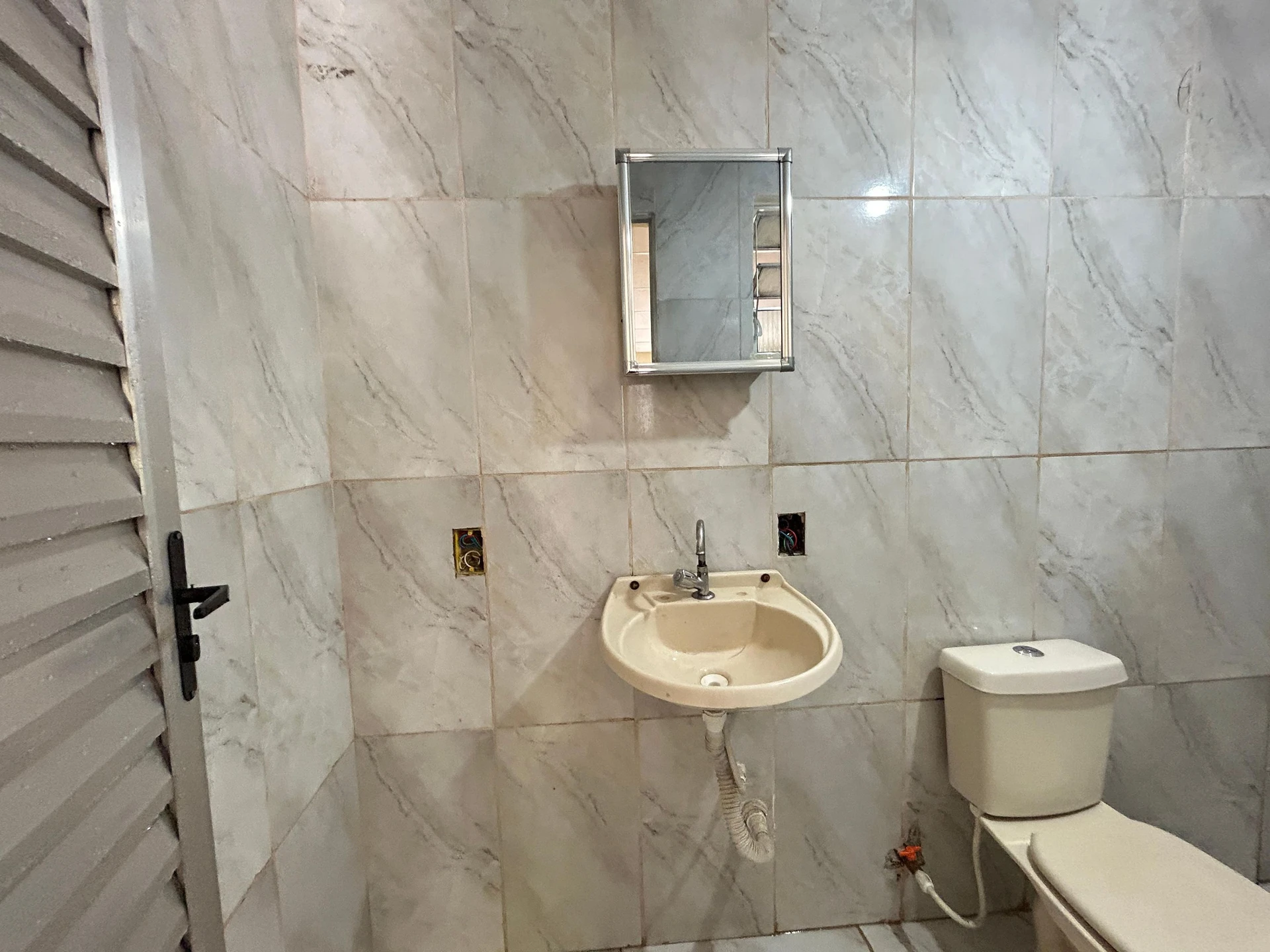 Квартира с 1 спальней, ванной в спальне и балконом — photo 12
