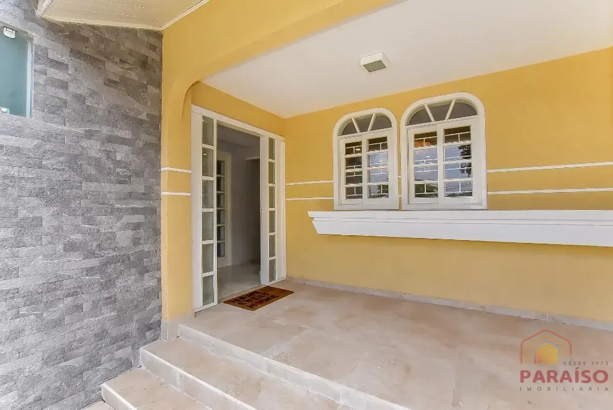 689 m² house with 5 bedrooms and 7 bathrooms — photo 2