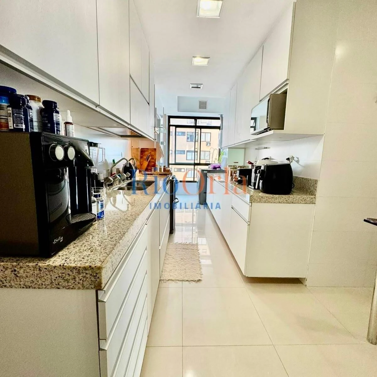 3-bedroom apartment with balcony and 160 m² — photo 13