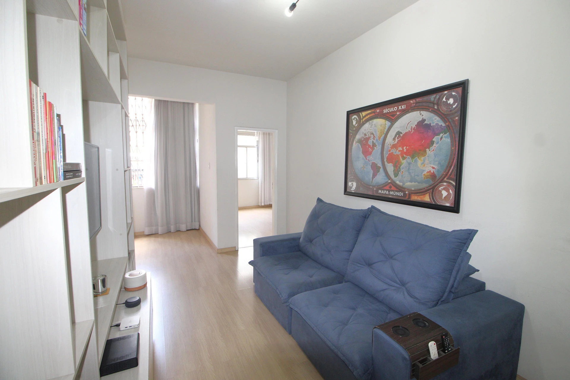 Квартира 70 м² с рабочим местом и панорамными окнами