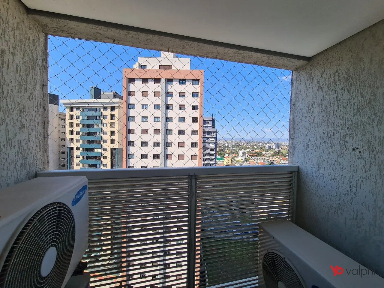 Furnished 2-bedroom apartment with enclosed balcony — photo 48