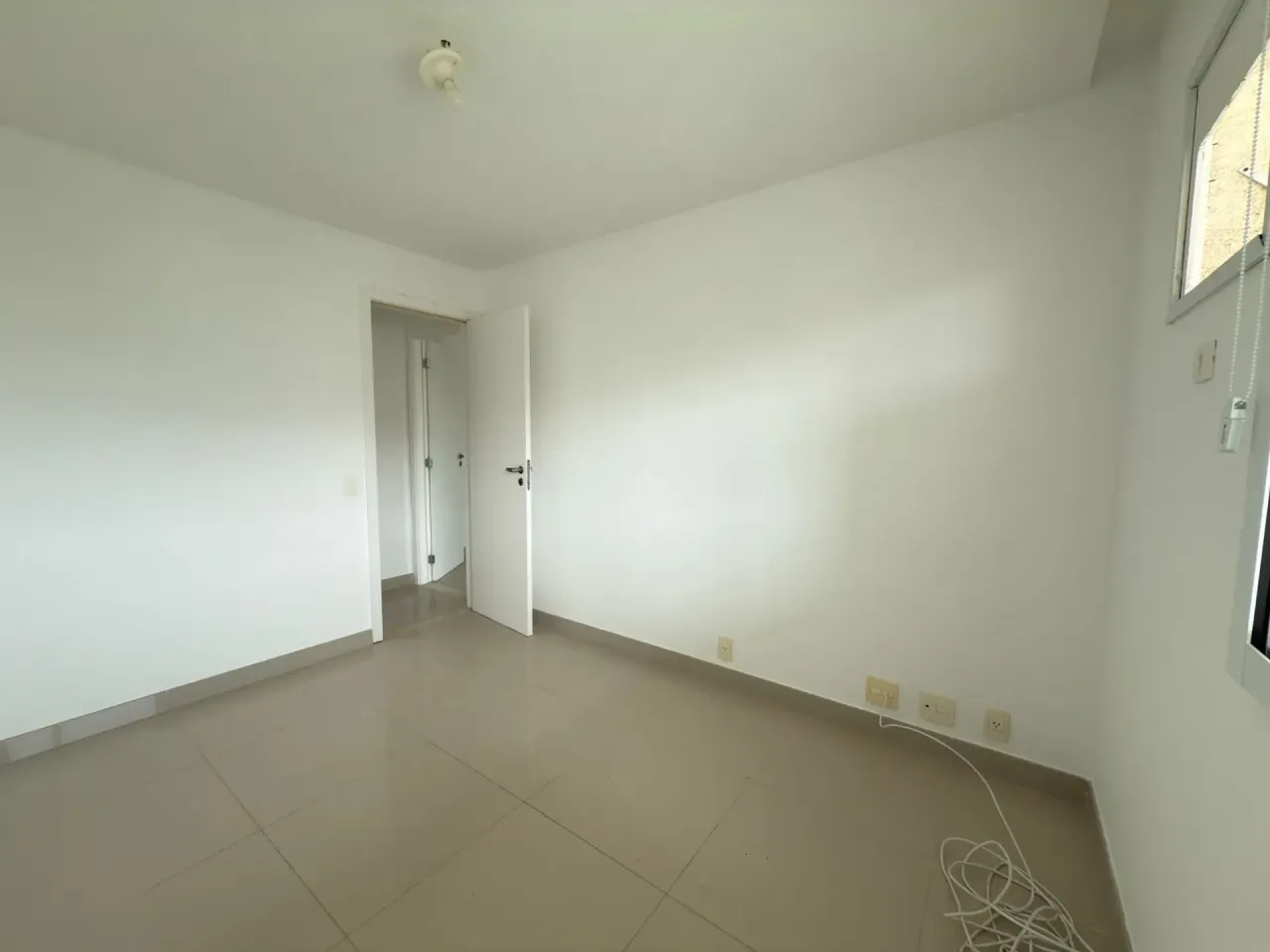 3-bedroom apartment in a building with a gym — photo 12