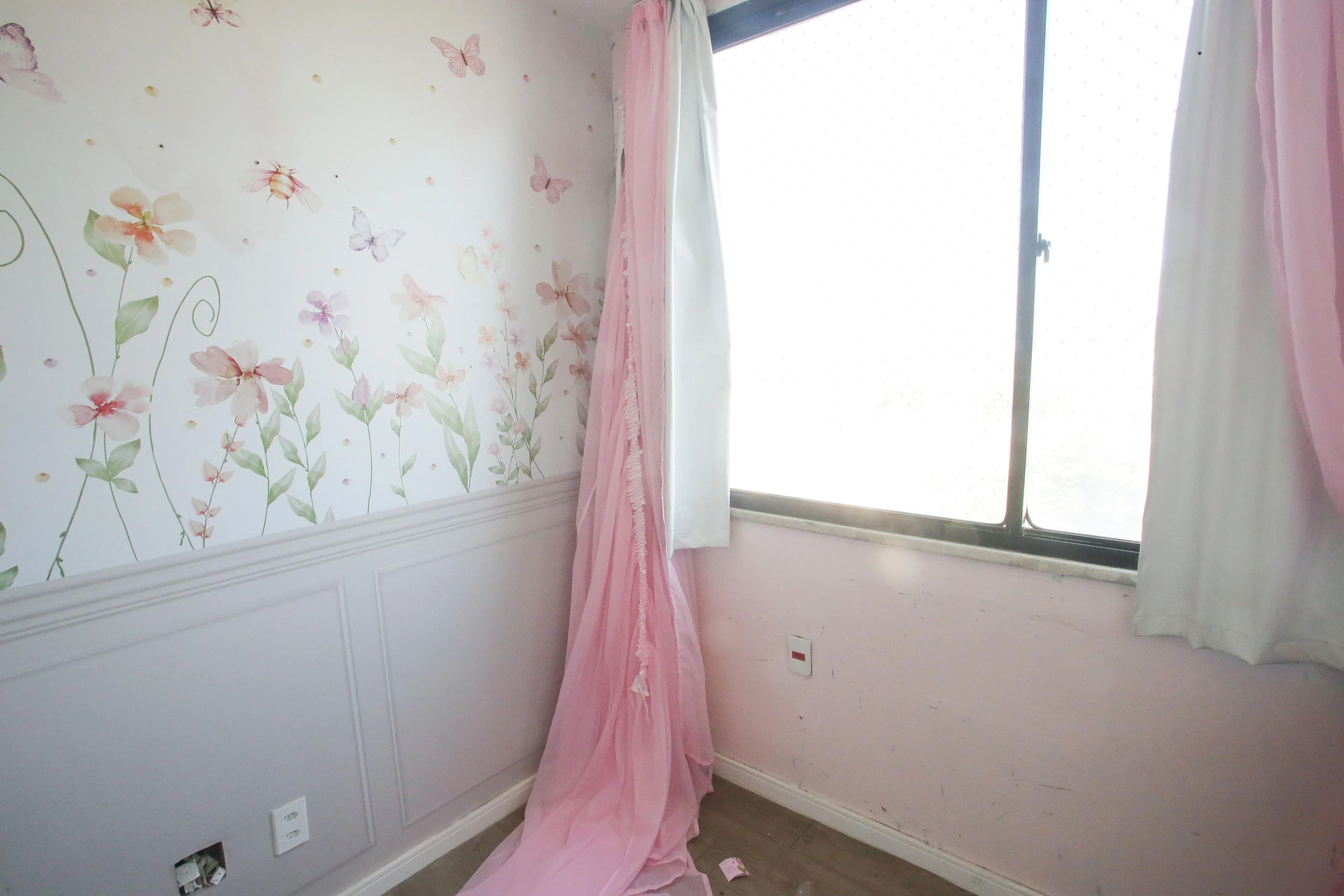 3-bedroom apartment with a balcony and 1 parking space — photo 22