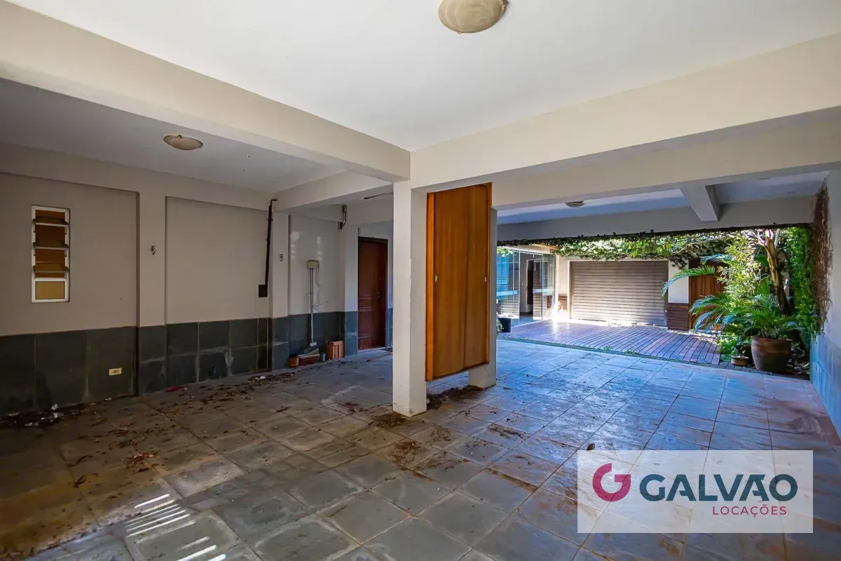 Casa sin amueblar con 3 dormitorios, cocina cerrada y balcón — photo 52