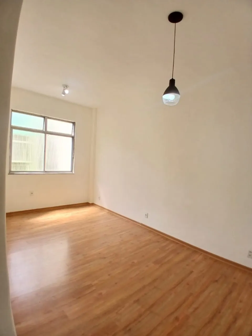Monoambiente, 38 m², con piso de madera o laminado