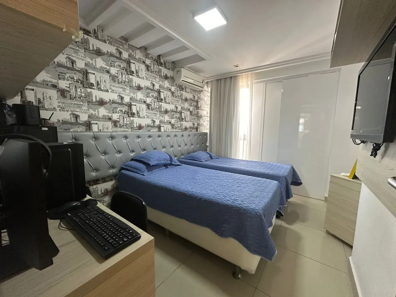 141 m² apartment with a washing machine and a home office — photo 4