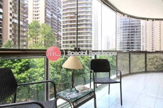 Apartamento mobiliado com 2 quartos e varanda de vidro — photo 15