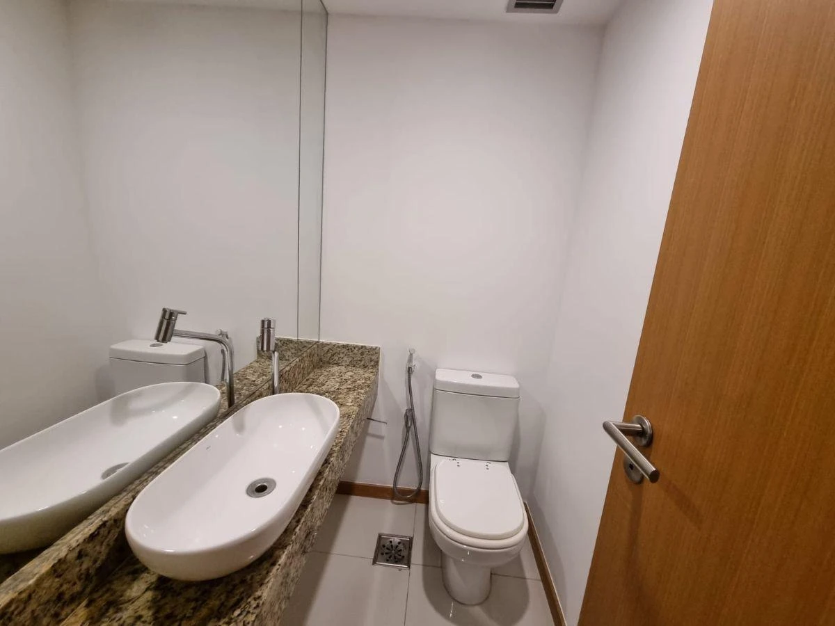 4-bedroom apartment in a building with a sauna — photo 20