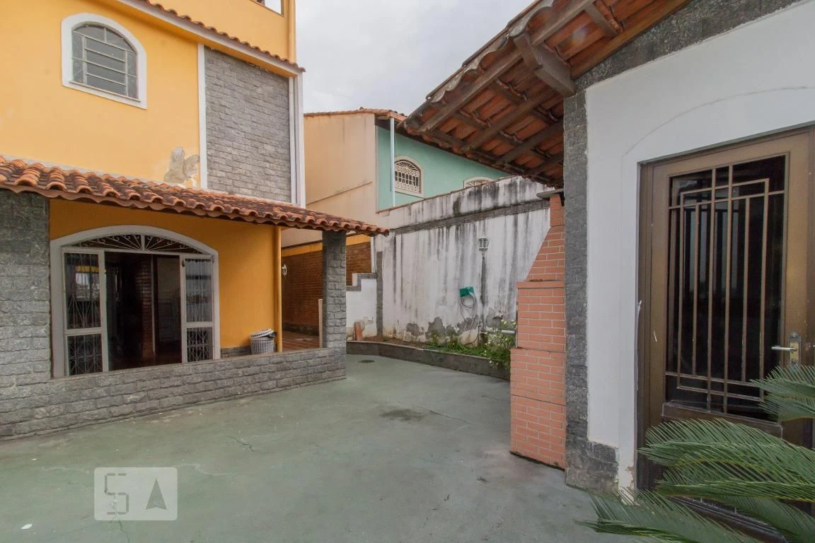 Rental house with 4 bedrooms and a private garden — photo 69