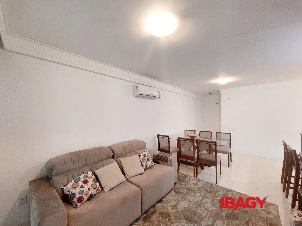 Furnished 2-suite apartment with enclosed balcony — photo 48