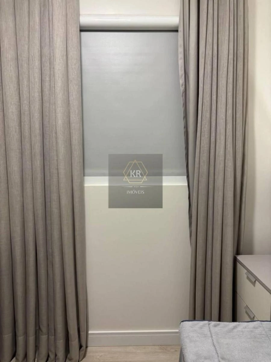 Glass-enclosed balcony in a 2-bedroom apartment, 60 m² — photo 13