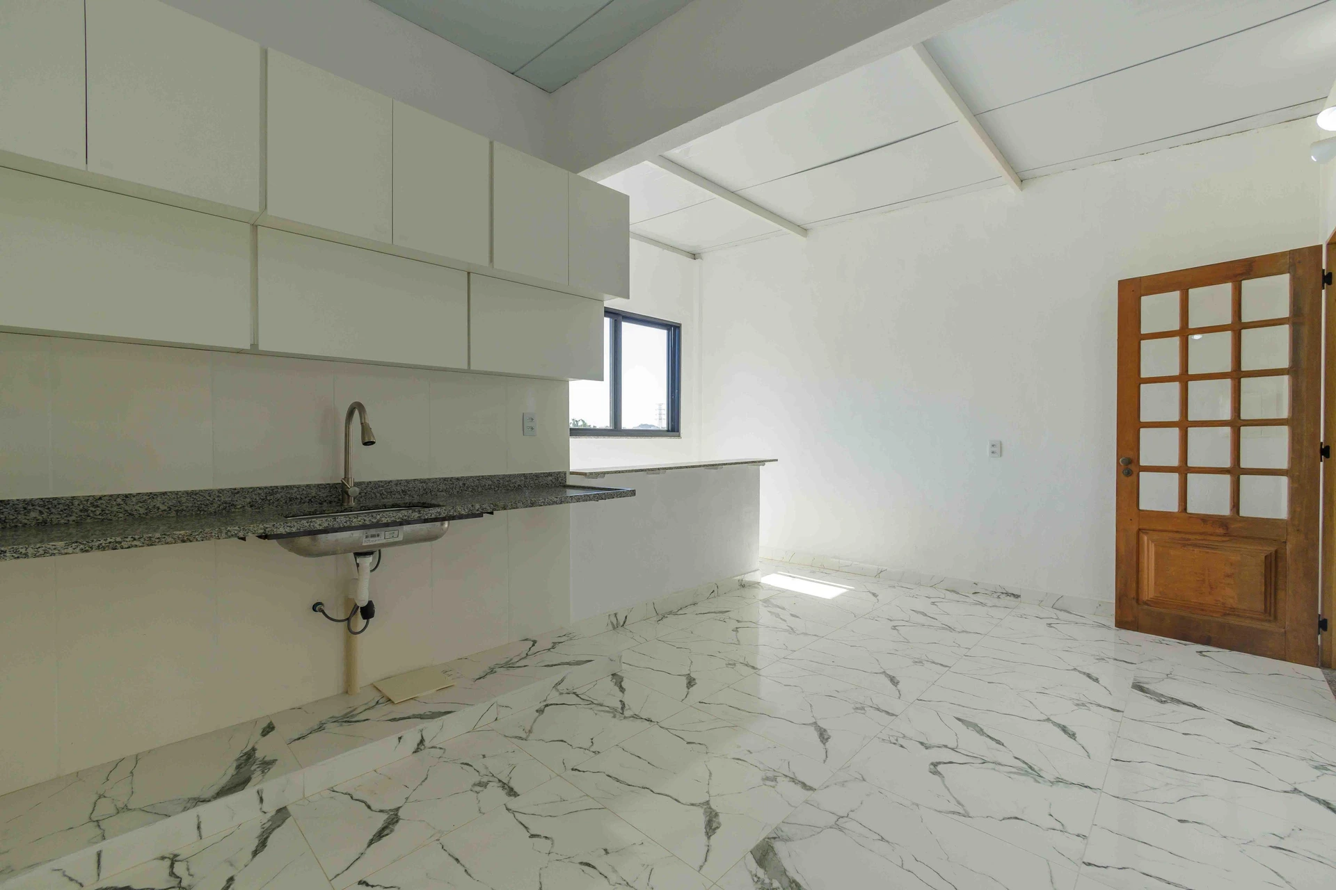 Monoambiente, 40 m², con ventanales de piso a techo — photo 3