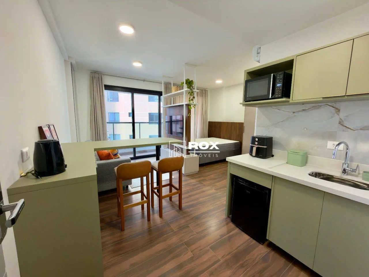 36 m² furnished studio with an open-plan kitchen