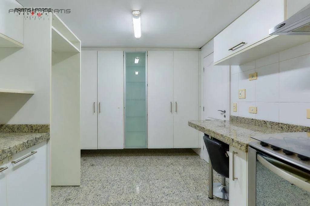 Apartment with 4 bedrooms and gas-stove kitchen — photo 19